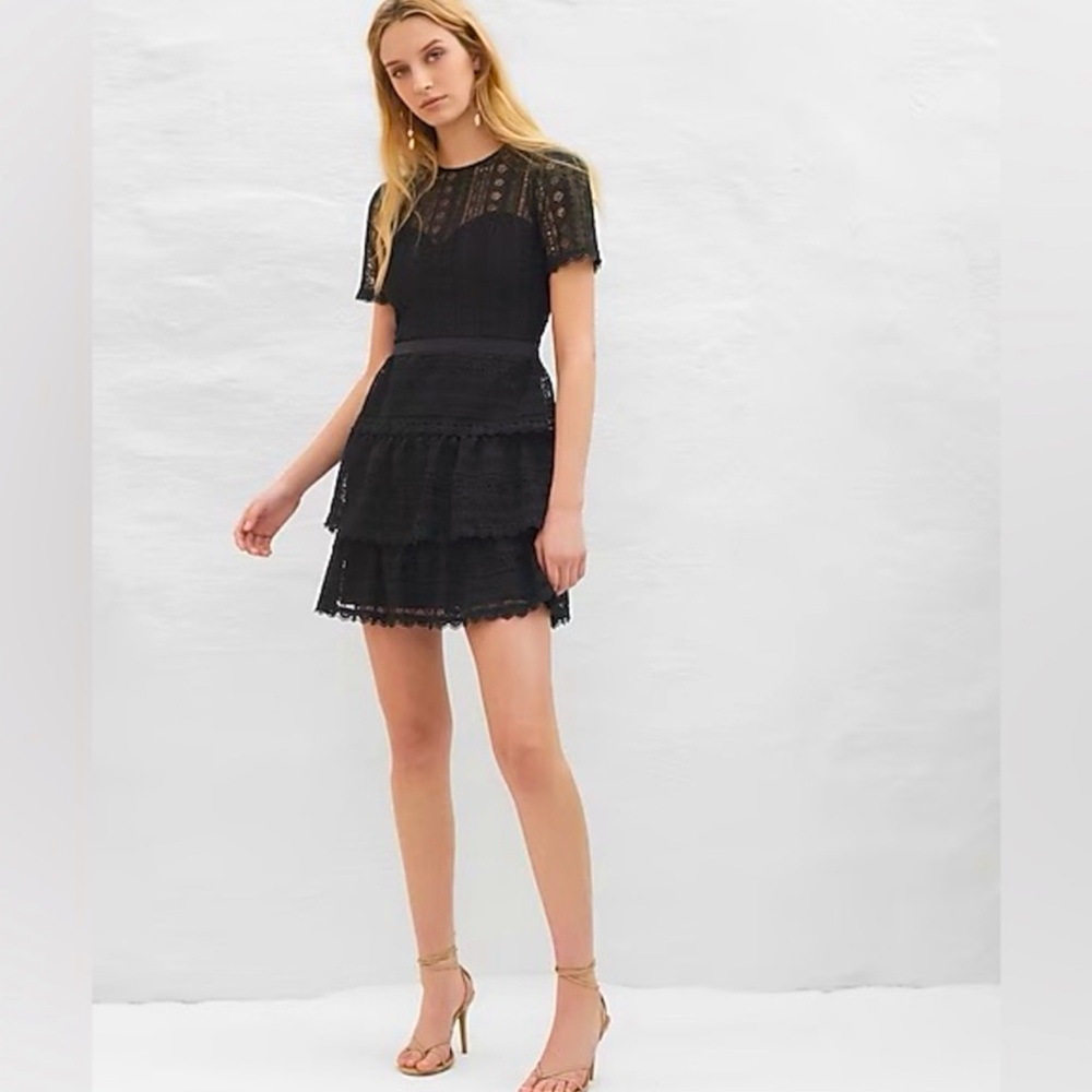 EXPRESS Short Sleeve Black Lace Tiered Lace Mini Dress
